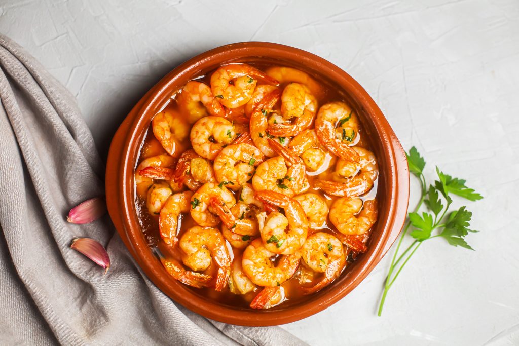 Gambas al ajillo con perejil, cocina tradicional de la provincia de Cádiz